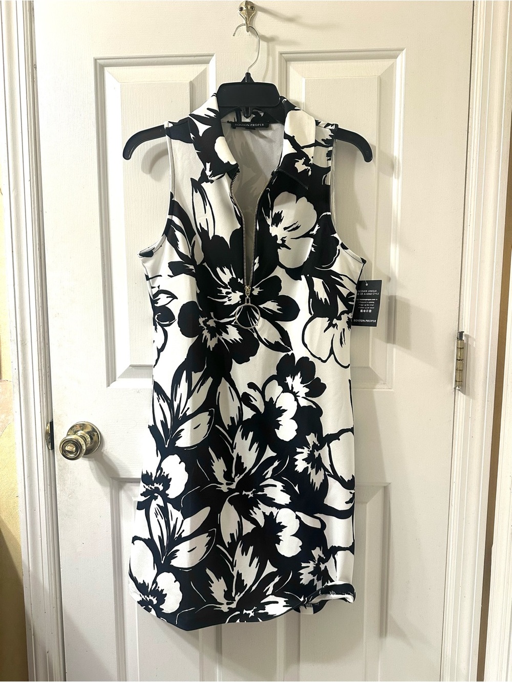 NWT Boston Proper Black White Floral Zip Front Dress Size Small